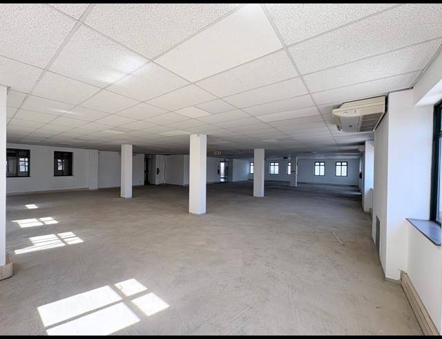 750M² OFFICE TO LET IN FOURWAYS